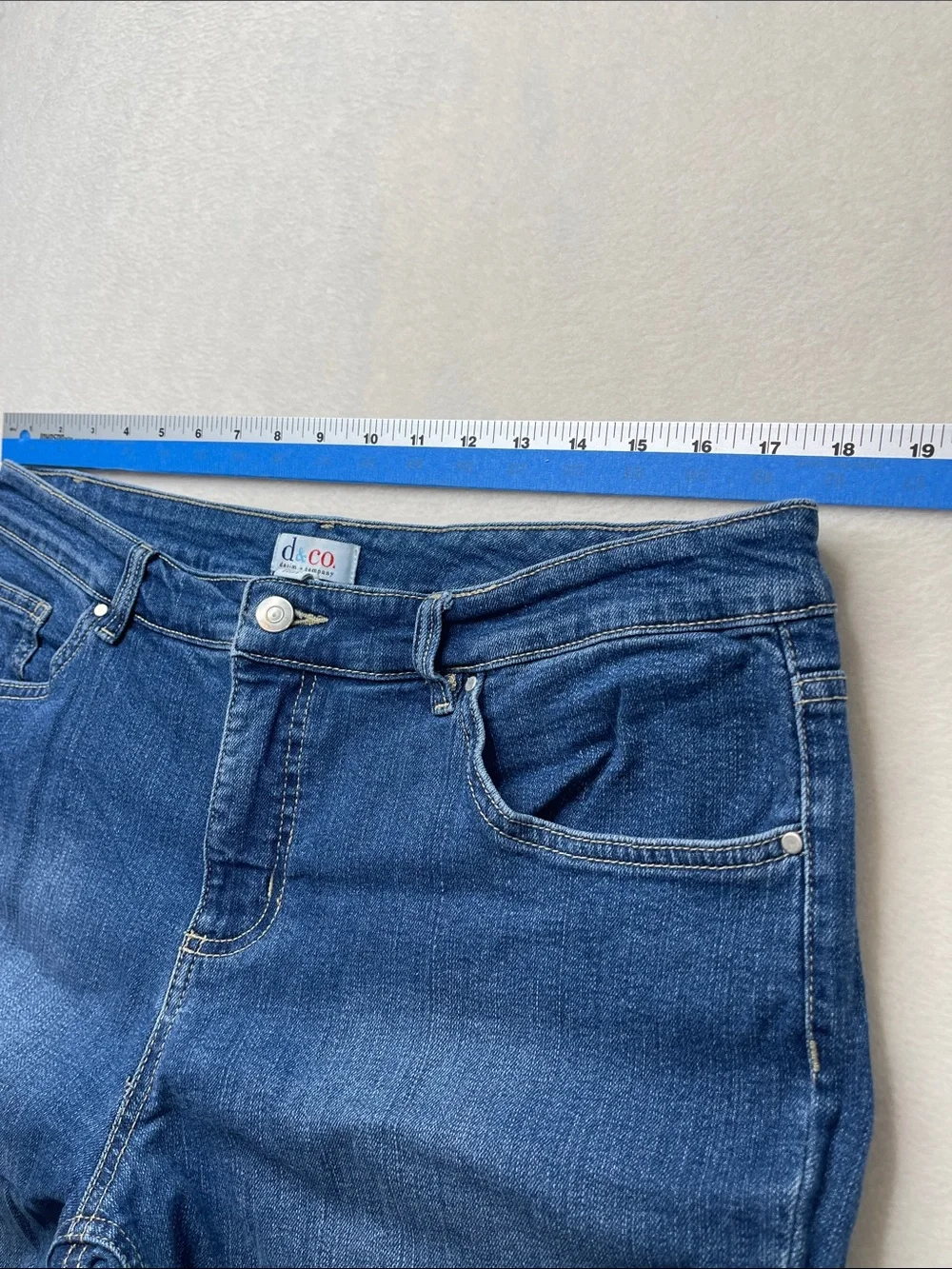 D&CO Classic Women's Blue Denim Jeans SIZE 16P